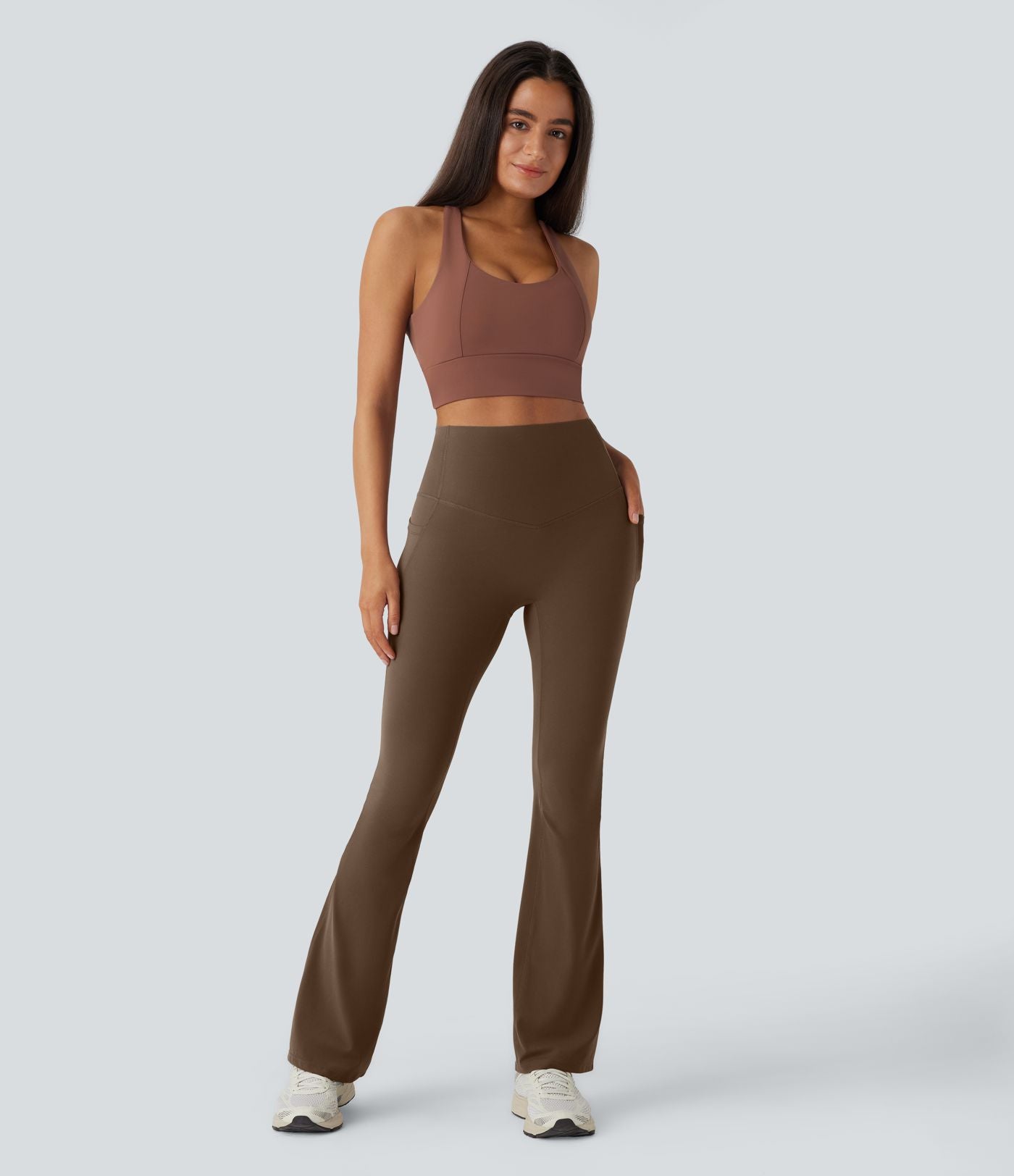 Pantalon de yoga à coupe bootcut gainant taille haute avec poches Halara UltraSculpt™