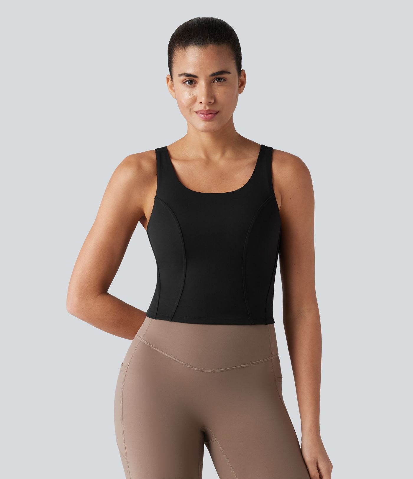 Débardeur de danse à col en U contrasté en maille respirante avec brassière intégrée