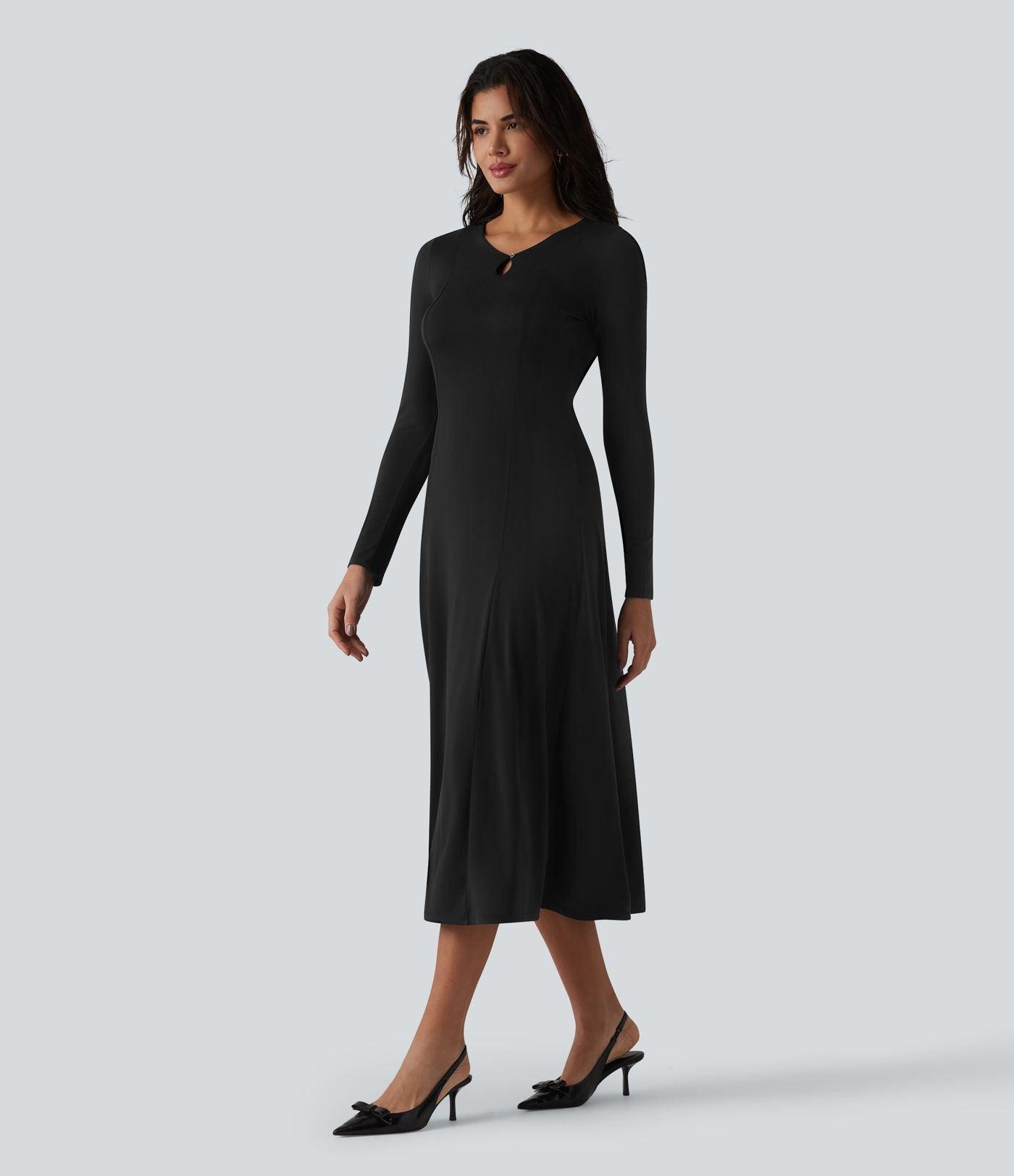 Robe midi à manches longues avec découpes