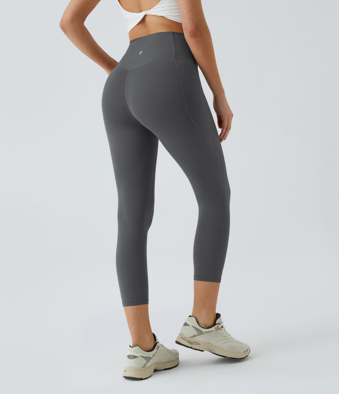 Legging corsaire d'entraînement gainant taille haute avec poches Halara UltraSculpt™