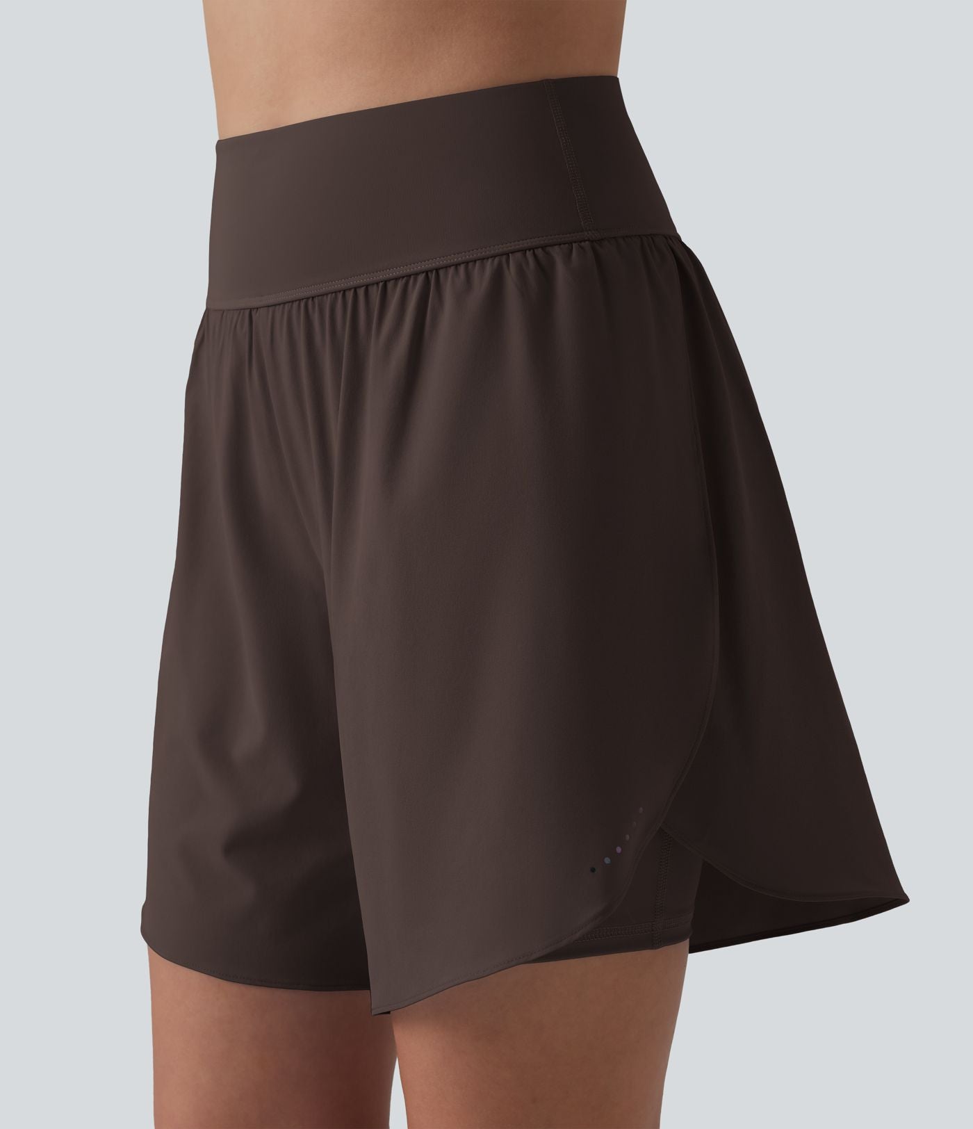 SoftlyZero™ QuickDry Short running 2-en-1 gainant taille haute à pois réfléchissants et ourlet croisé 17,5 cm avec poches