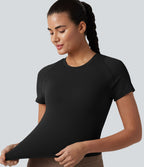 Haut de sport Softlyzero™ à manches courtes et col rond avec soutien-gorge intégré - Protection UPF50+
