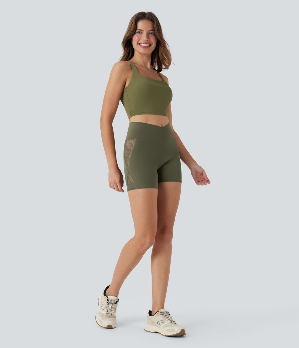 Softlyzero™ Short cycliste yoga taille haute croisé avec dentelle contrastée et poche arrière 12,5 cm - UPF50+