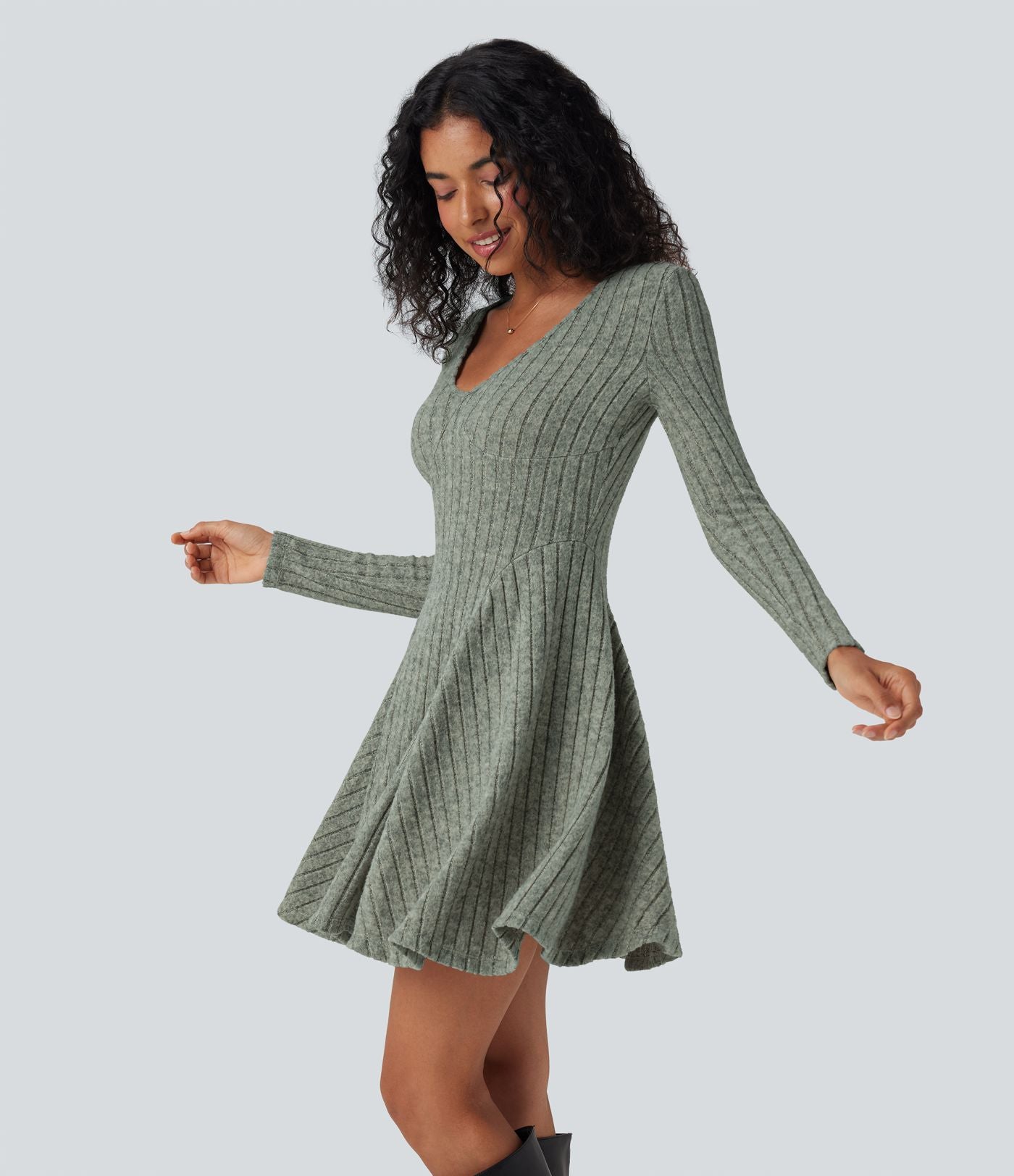 Robe décontractée mini évasée maille côtelée col V manches longues
