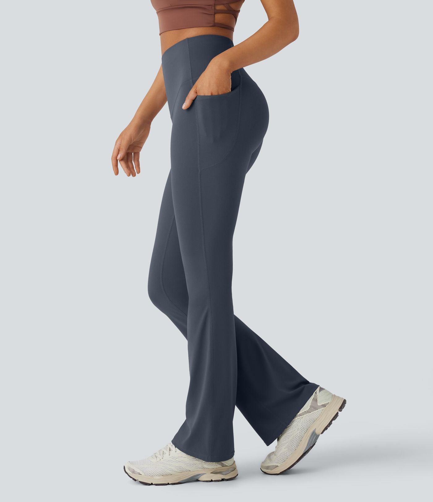 Pantalon de yoga à coupe bootcut gainant taille haute avec poches Halara UltraSculpt™