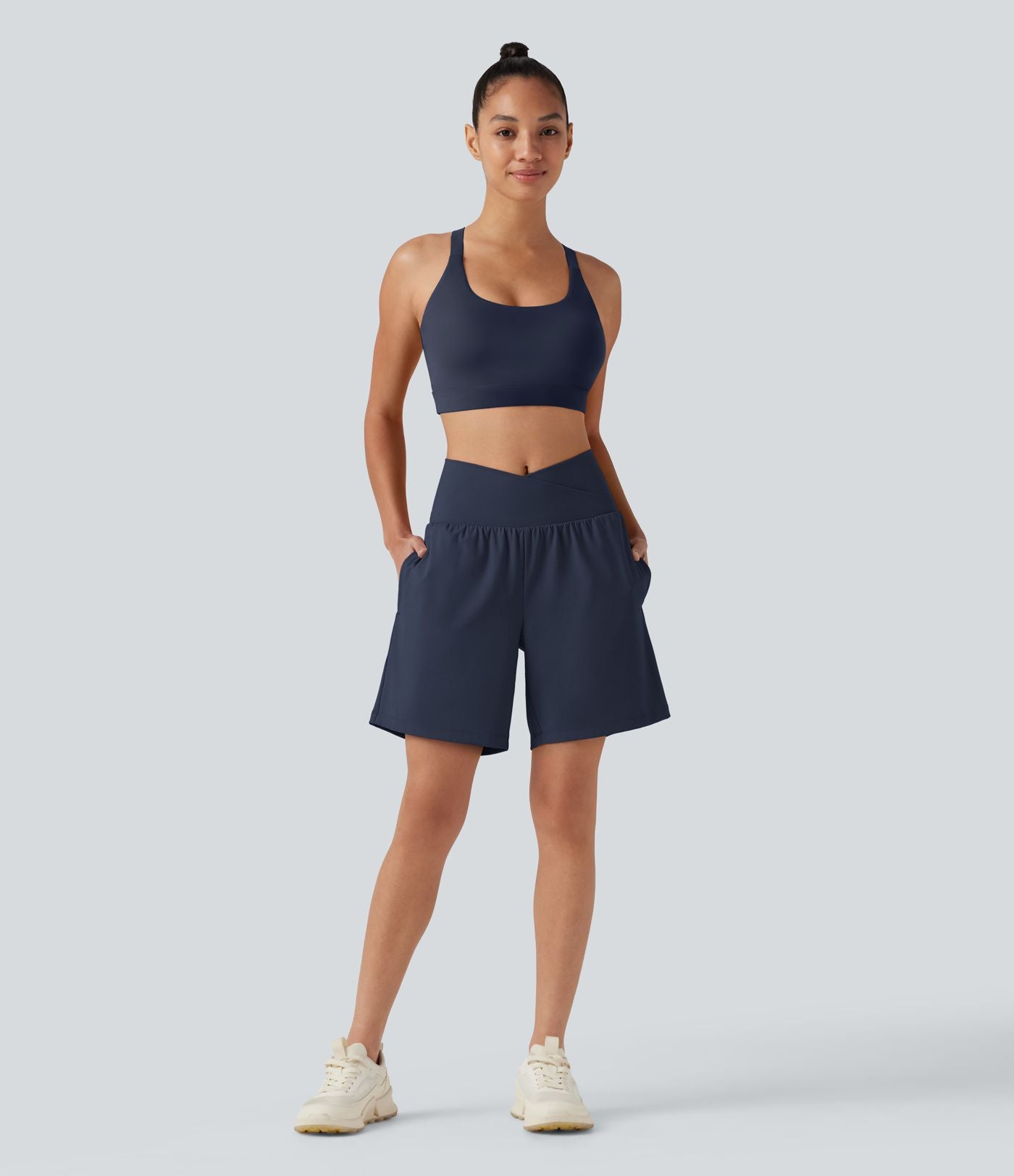 Short de yoga SoftlyZero™ Airy 2-en-1, taille haute, croisé, à effet frais InstantCool, 17,5 cm, avec poches