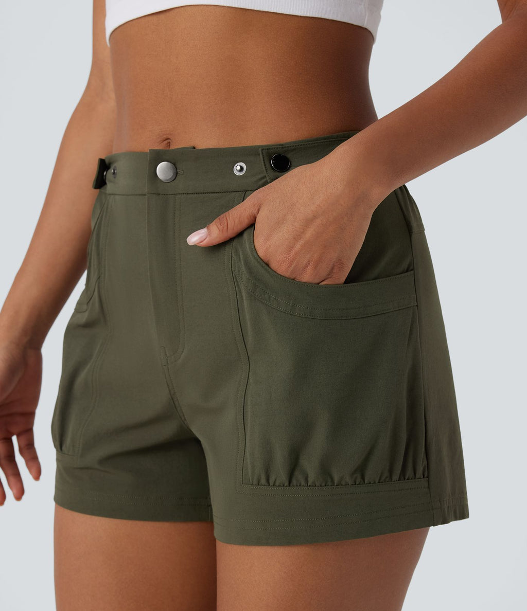 Short décontracté taille moyenne à ceinture ajustable et poches latérales