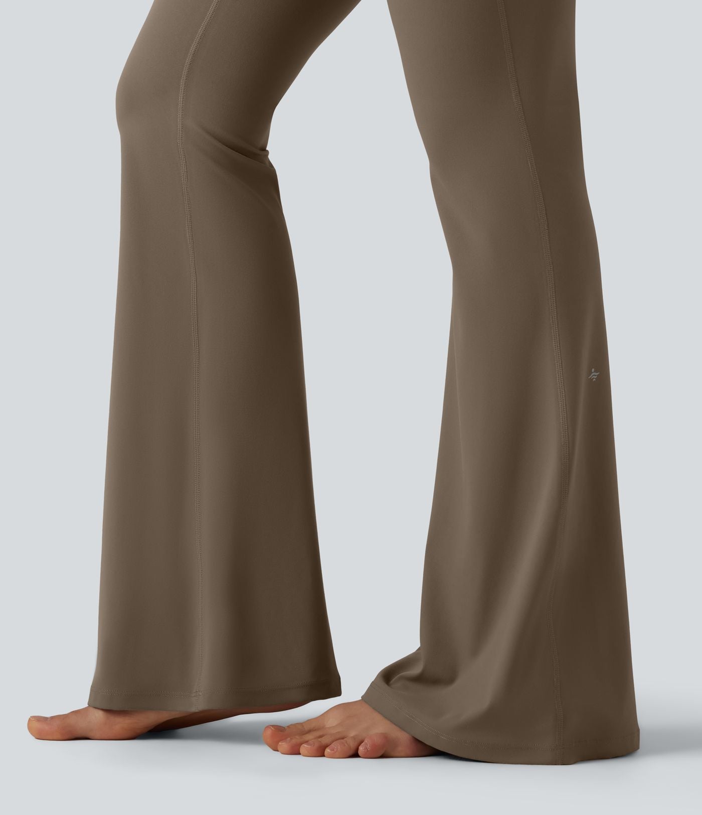 Halara UltraSculpt™ Legging évasé de yoga taille haute en V avec dentelle contrastée et poches