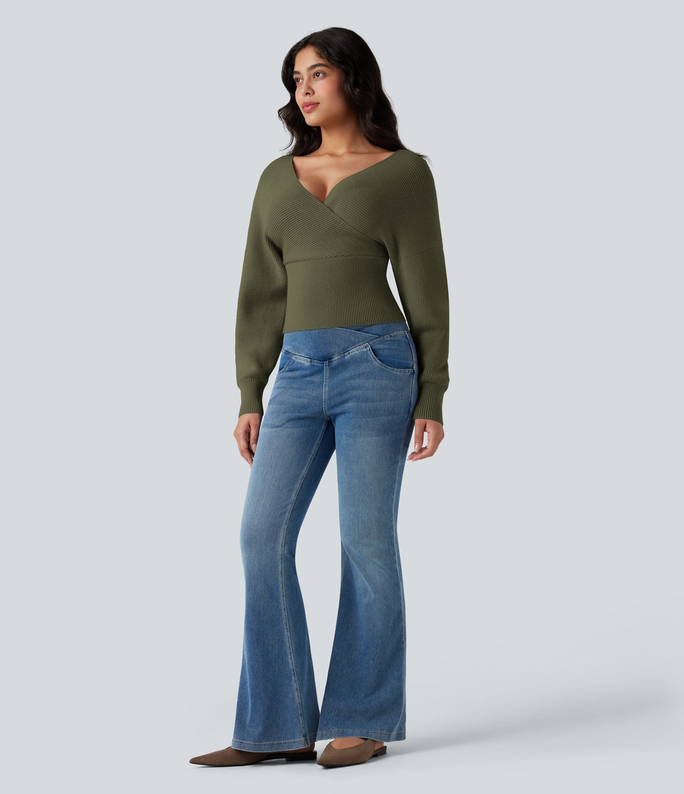 Pull col V manches chauve-souris longues à découpes