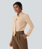 Chemise esprit bureau défroissage facile avec col foulard et manches longues