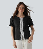 Blouse décontractée col rond manches bouffantes courtes avec dentelle contrastée