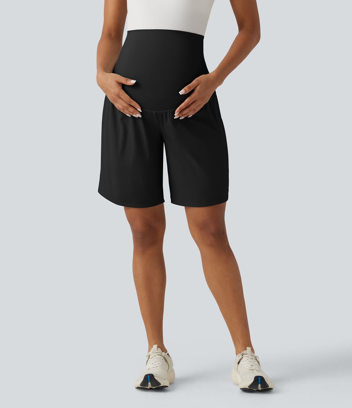 Short de yoga maternité SoftlyZero™ Airy 2-en-1, taille très haute, à effet frais InstantCool, 22,5 cm, avec poches