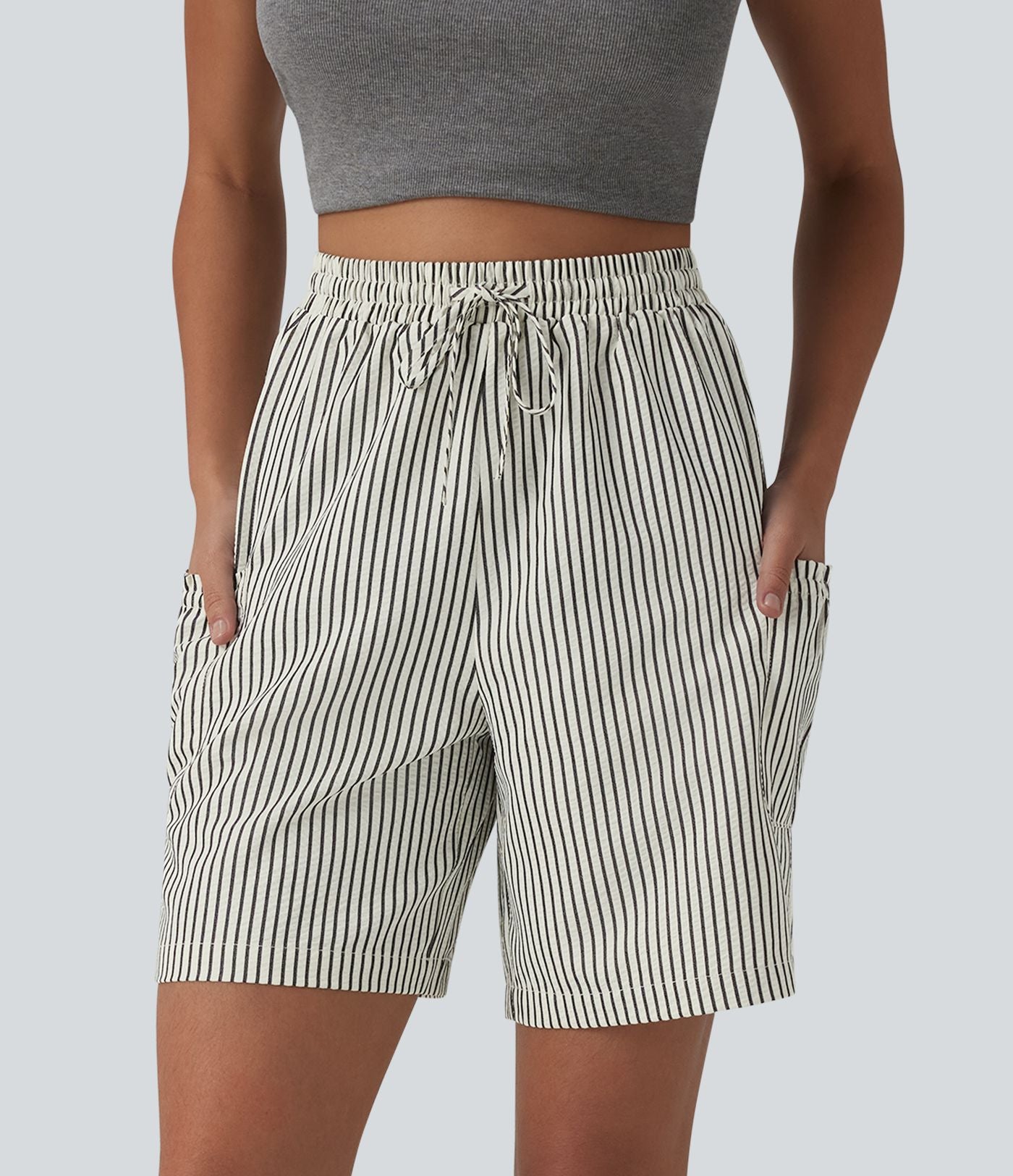 Short resort ample à rayures taille haute avec cordon de serrage et poches