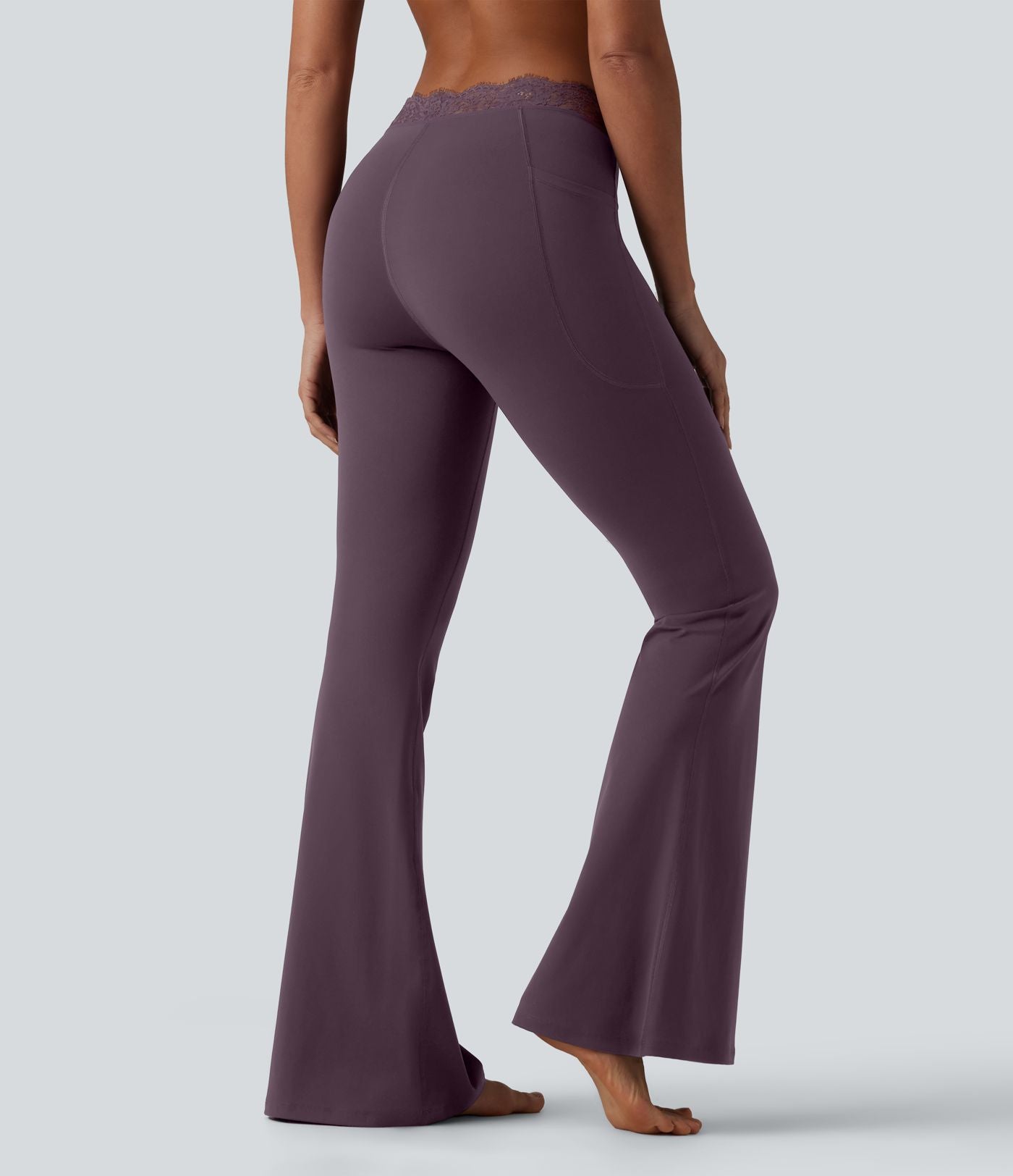 Halara UltraSculpt™ Legging évasé de yoga taille haute en V avec dentelle contrastée et poches