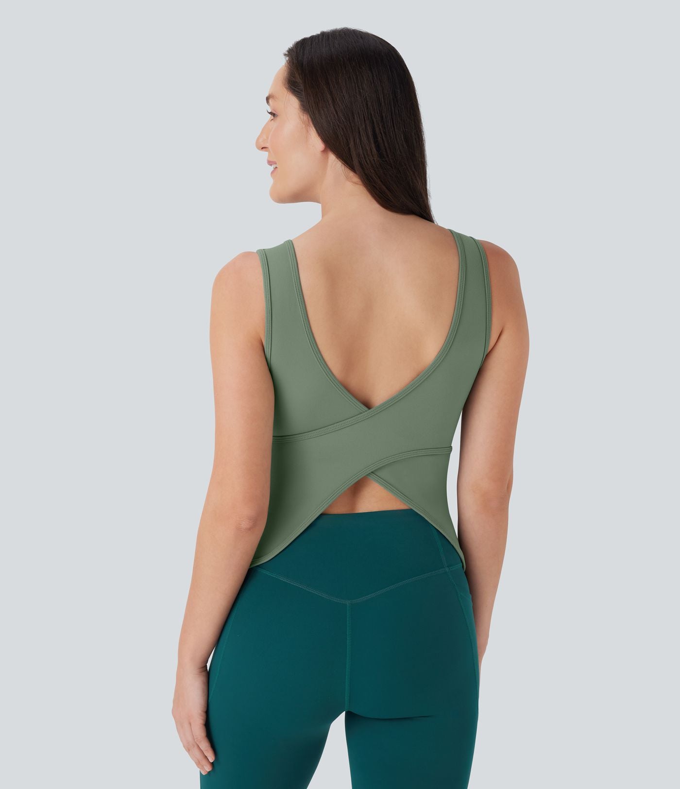 Débardeur de yoga dos nu à longueur rallongée avec encolure en U et croisement