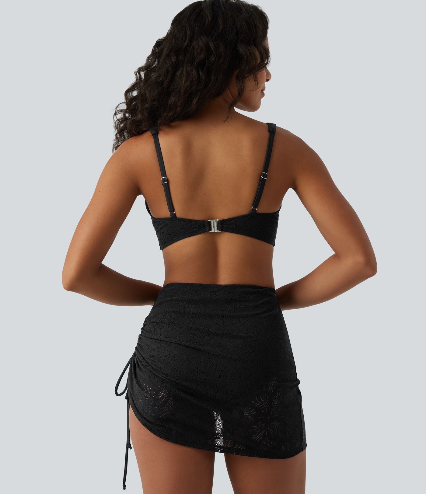 Ensemble Bikini 2-en-1 col V profond ventre plat avec détail torsadé, bretelles réglables, cordon de serrage et superposition en dentelle