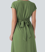 Robe midi Breezeful™ col V manches courtes à liens dans le dos séchage rapide avec poches latérales