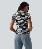 T-shirt casual col rond manches courtes échancré imprimé camouflage