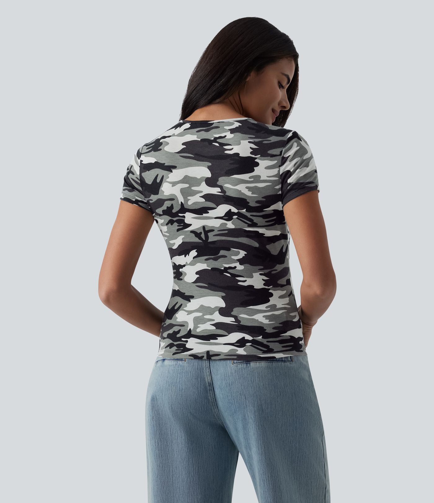 T-shirt casual col rond manches courtes échancré imprimé camouflage