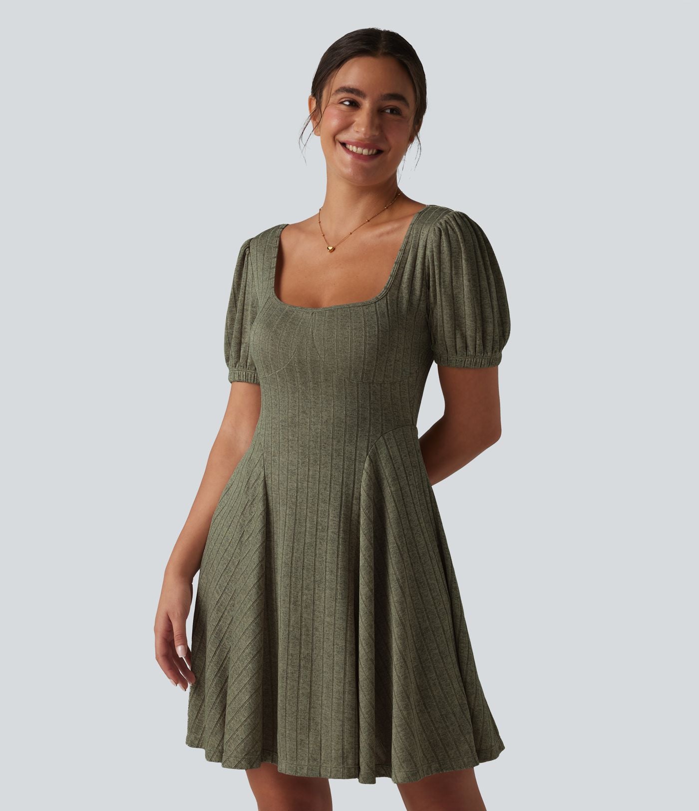 Mini robe décontractée évasée en maille côtelée à col carré et manches courtes bouffantes avec poches