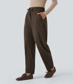 Pantalon taille mi-haute à cordon, jambe tombante en velours côtelé avec poches