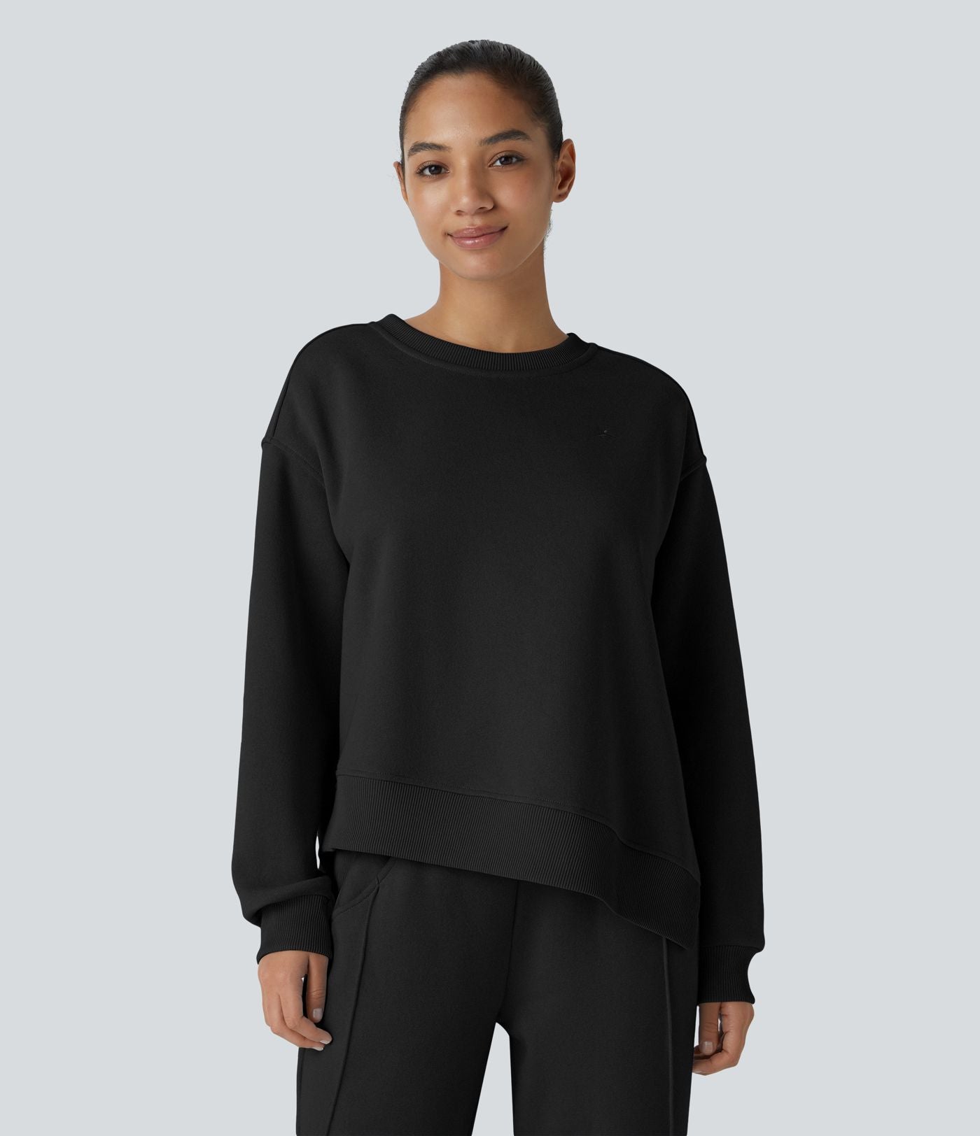 Sweat-shirt décontracté oversize en polaire, col rond, épaules tombantes, manches longues, ourlet fendu, empiècements côtelés contrastés et broderies