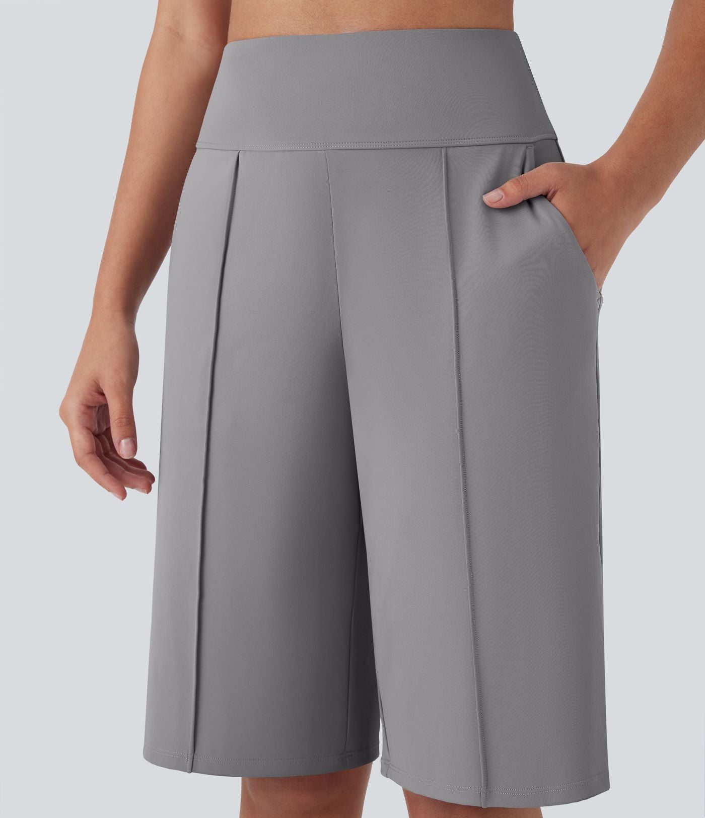 Short bermuda d'entraînement SoftlyZero™ Airy, jambe droite, taille haute avec poches latérales, à effet frais InstantCool, protection solaire UPF50+