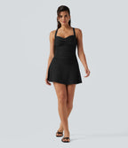 Robe de bain 2-en-1 push-up gainante à encolure Queen Anne avec bretelles ajustables, design torsadé, fronces, brassière intégrée et poches