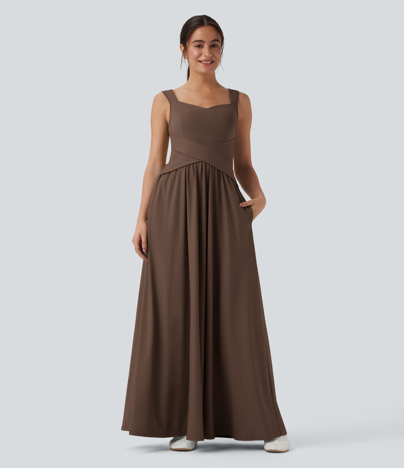 Robe maxi fluide dos nu, avec brassière intégrée et poches