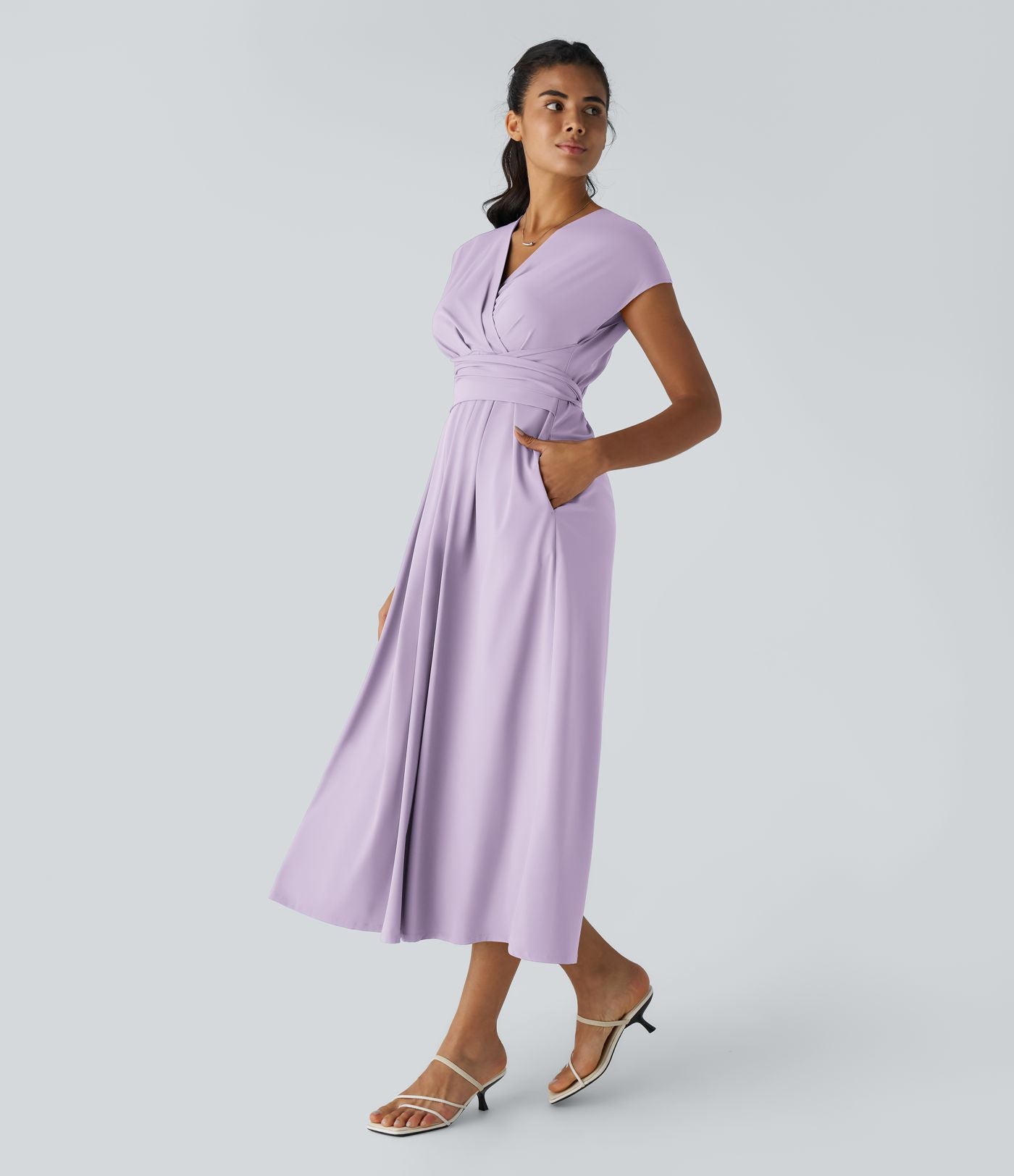 Breezeful™ Robe Mi-Longue Col en V Manches Courtes Poche Latérale Nouée au Dos Séchage Rapide