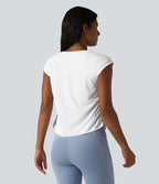 Haut de sport SoftlyZero™ séchage rapide col rond manches courtes avec fronces et ourlet arrondi