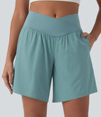 Short de yoga Breezeful™ 2-en-1 à séchage rapide taille haute croisée 17,5 cm avec poches