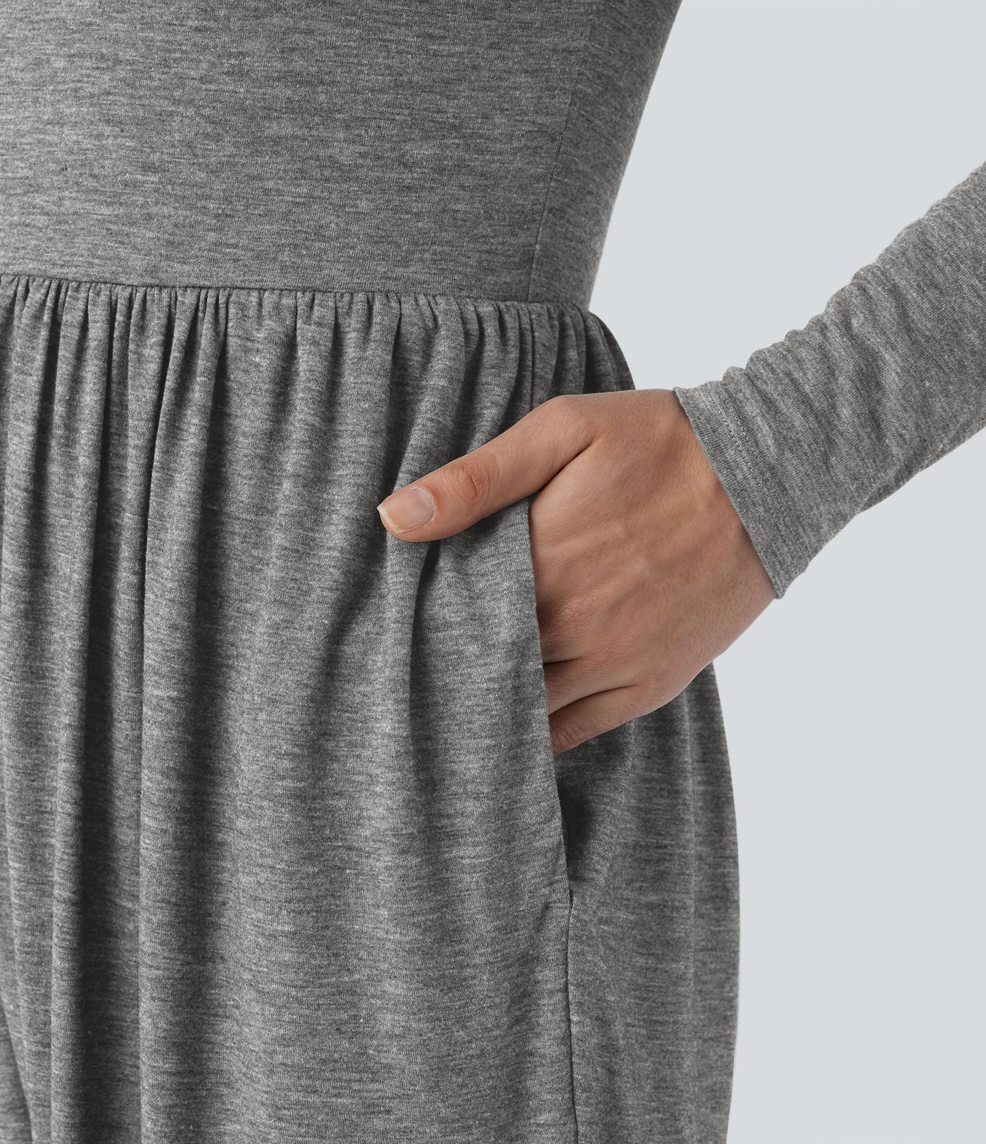 Combinaison décontractée style sarouel, col rond, dos nu, plissée avec poches latérales