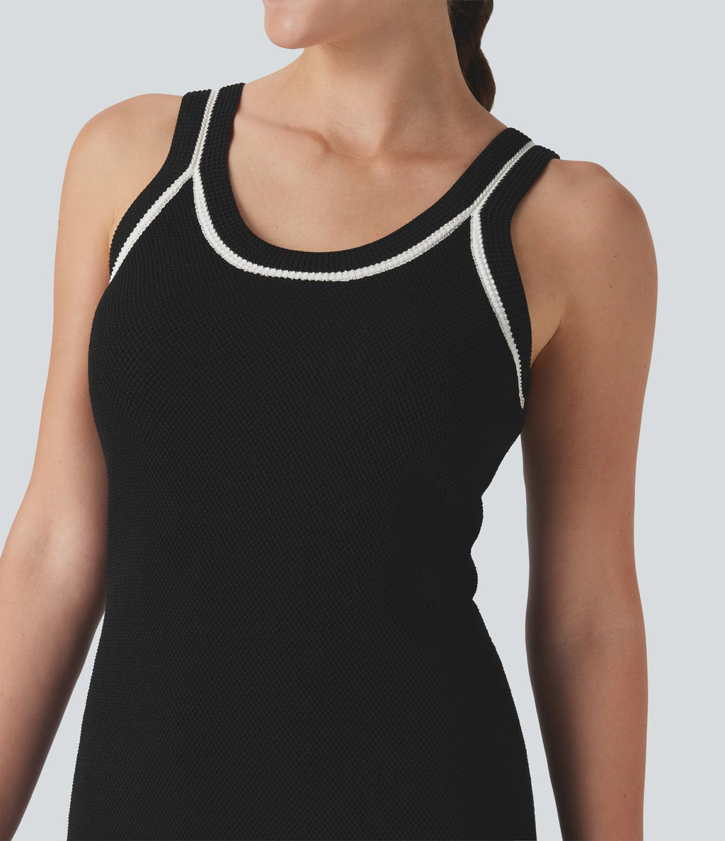 Robe mini décontractée en maille de type pull avec dos nu et color block