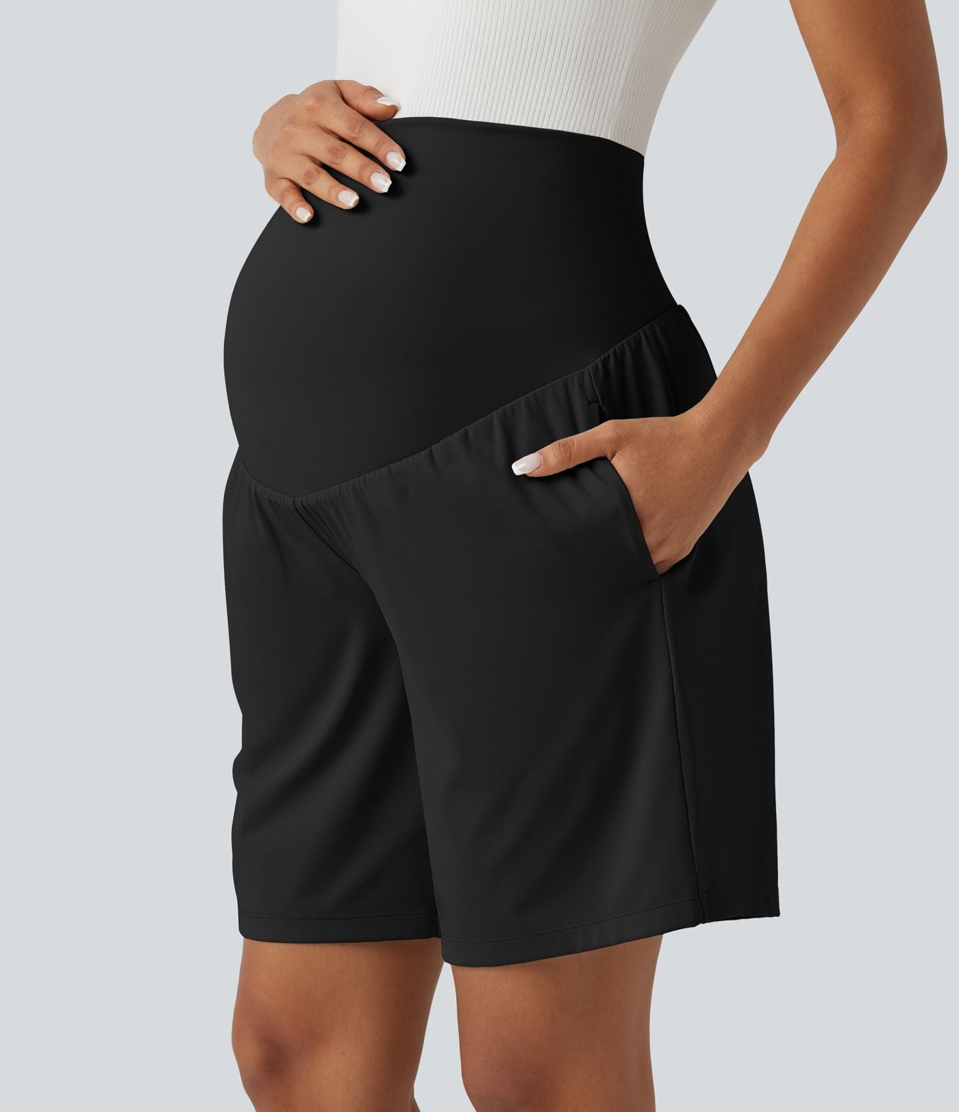 Short de yoga maternité SoftlyZero™ Airy 2-en-1, taille très haute, à effet frais InstantCool, 22,5 cm, avec poches