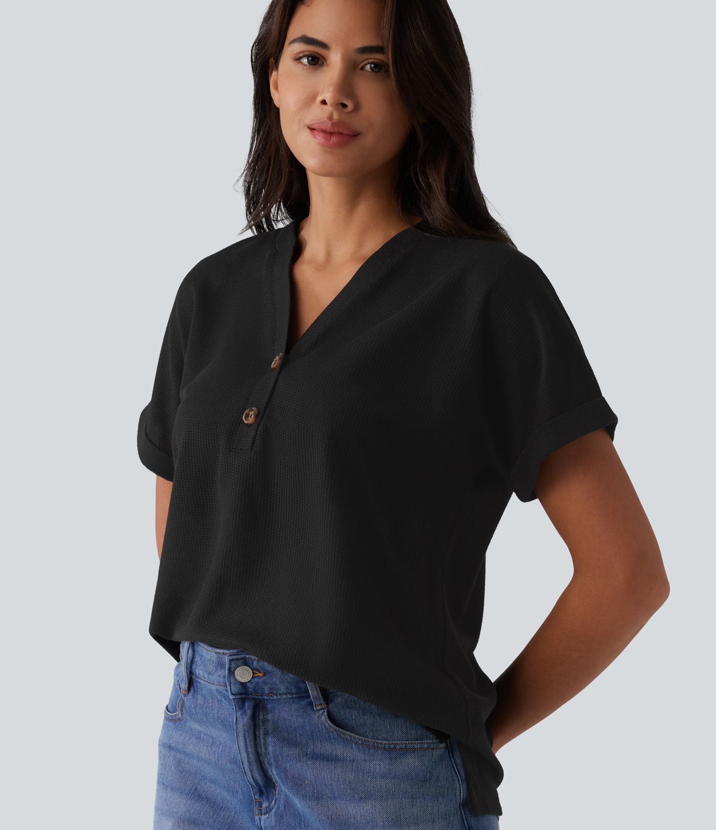 T-shirt casual en tissu gaufré col V à manches chauve-souris et boutons