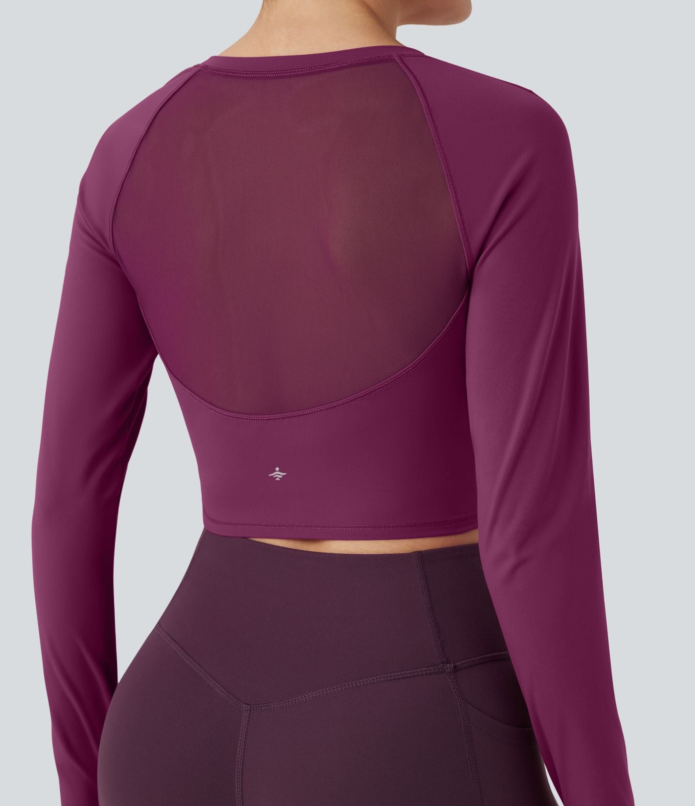 Haut de sport yoga court SoftlyZero™ Plush manches longues avec trous pour pouces et résille contrastante