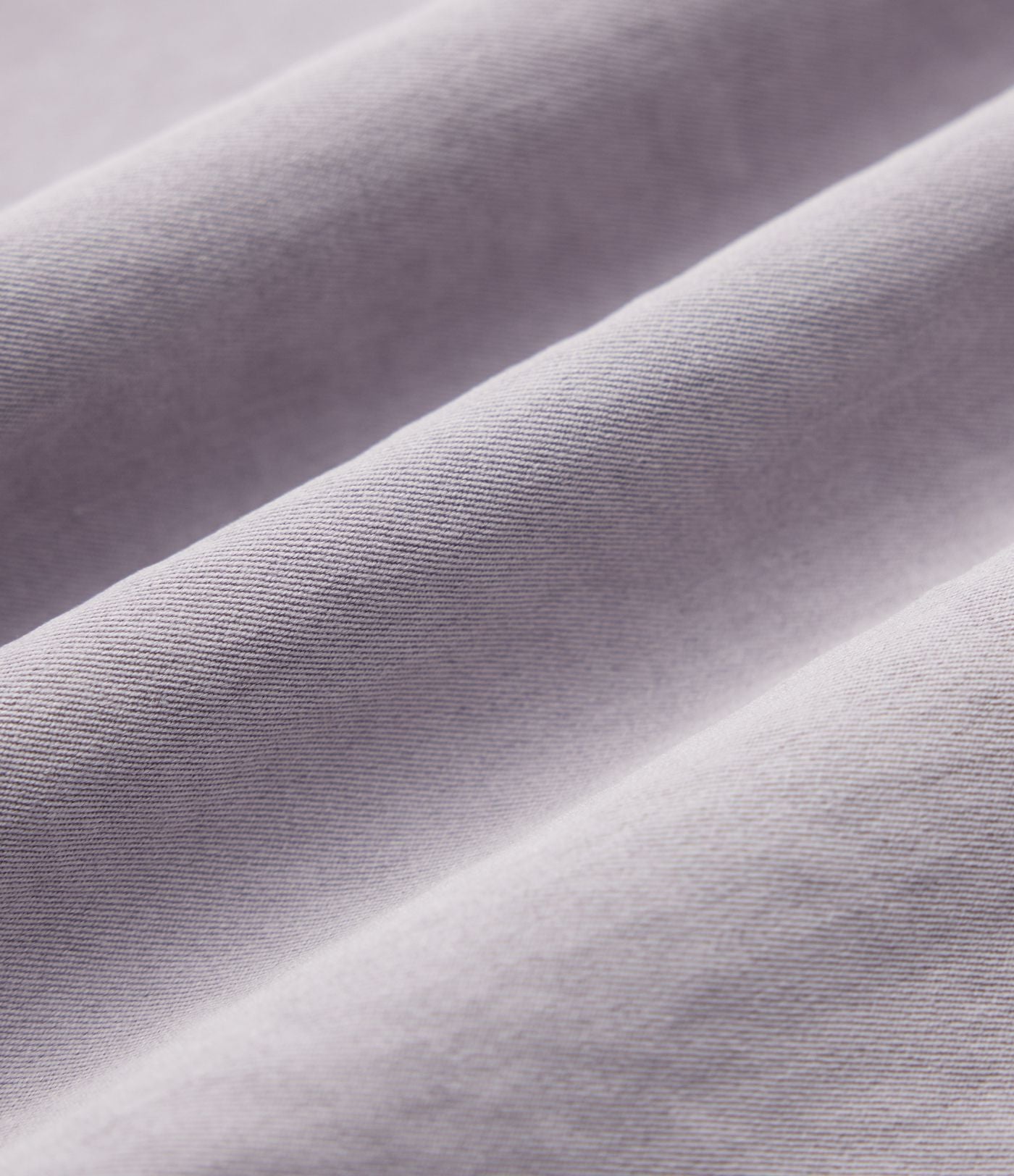 Robe mi-longue plissée col V sans manches avec fermeture éclair invisible et poches pour le travail