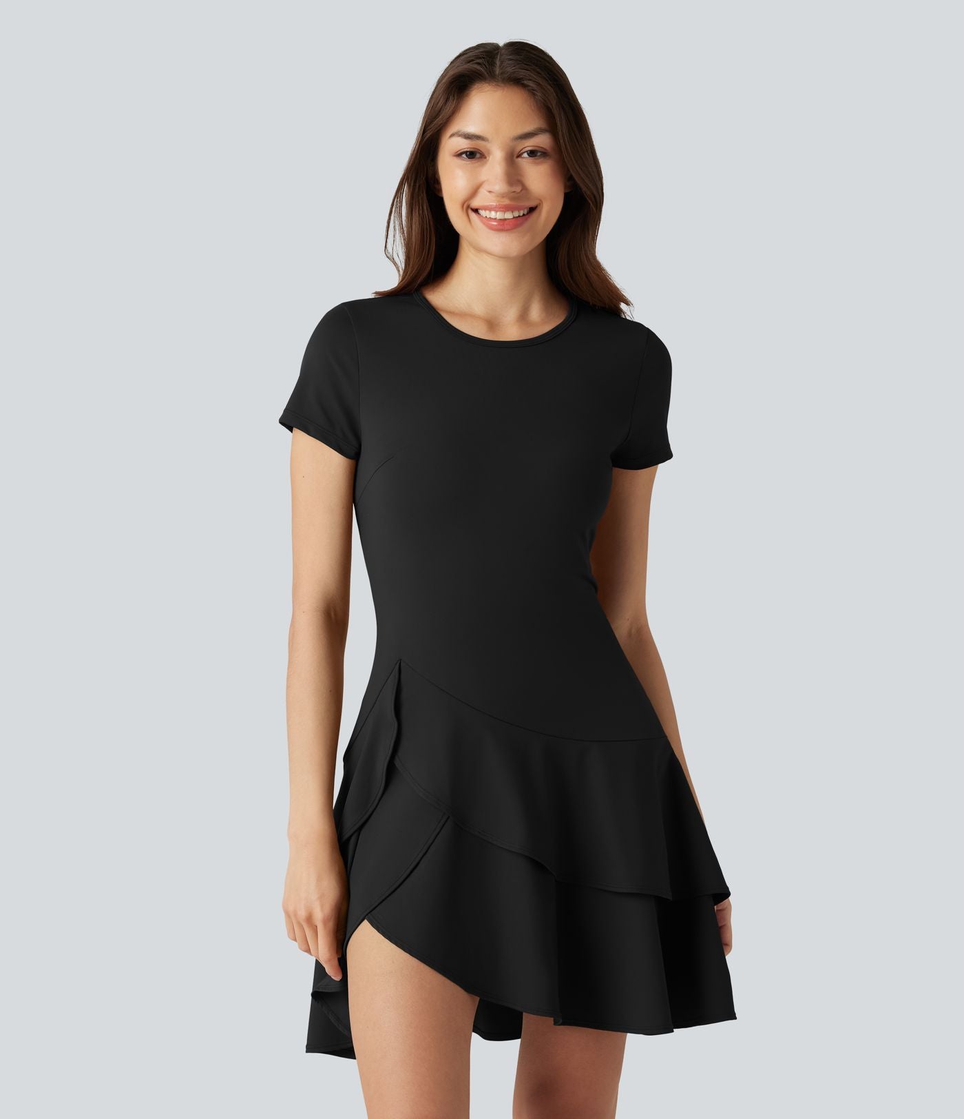 Robe mini décontractée SoftlyZero™ Airy col rond, manches courtes, ourlet à volants étagés, à effet frais InstantCool