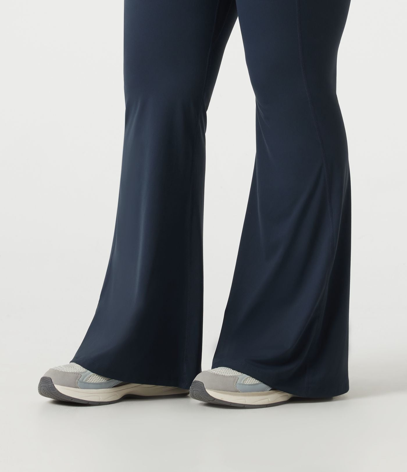 Legging flare évasé gainant grande taille Halara UltraSculpt™ taille haute, effet push-up fessier avec poches