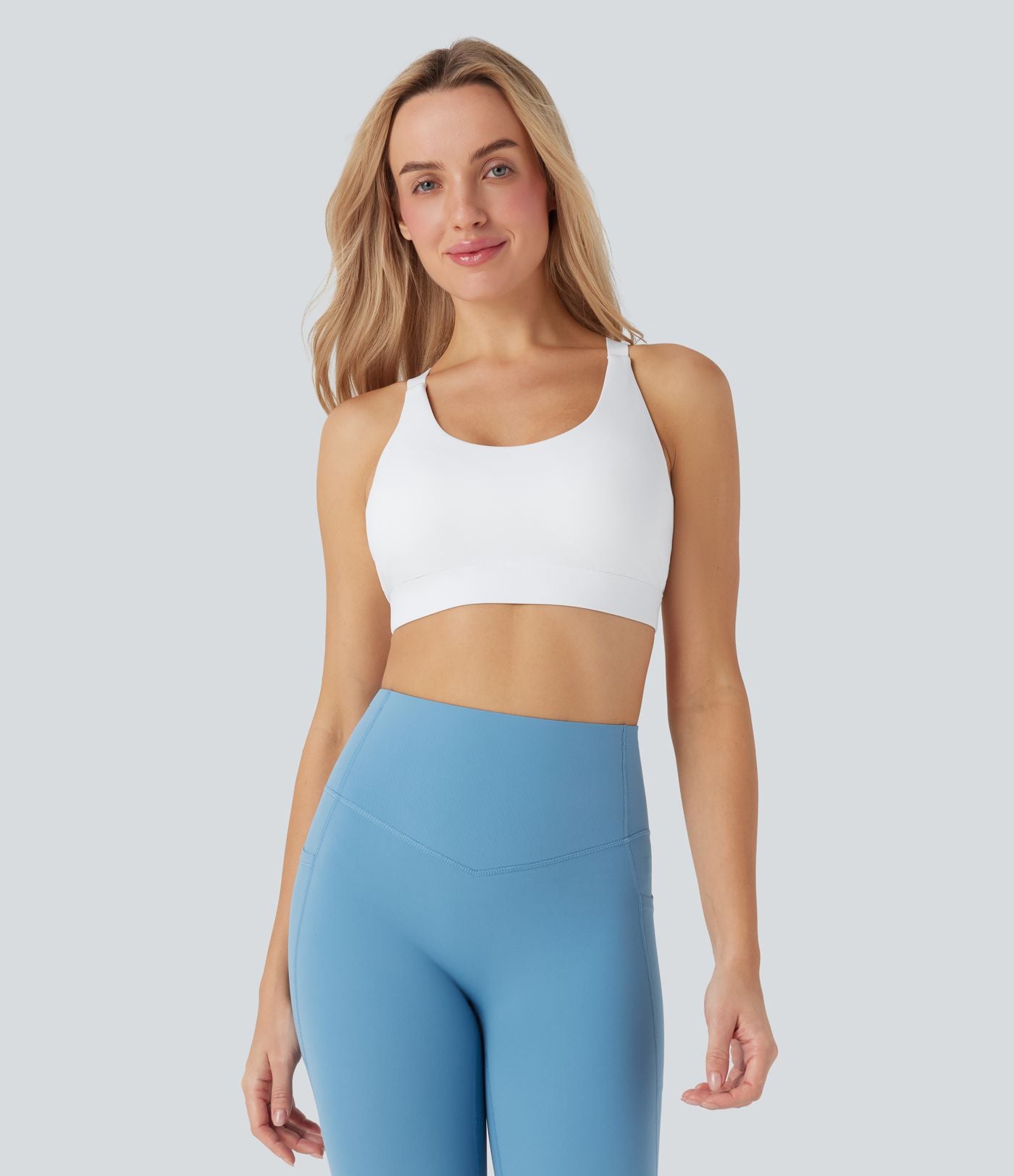 Brassière de sport entraînement SpeedWave™ soutien intermédiaire coques moulées perforé crochet réglable séchage rapide bonnets A-D