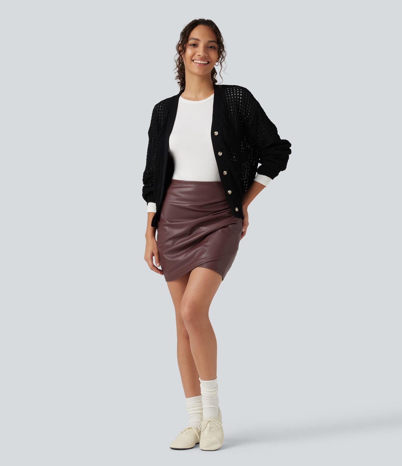 Jupe-short mini moulante taille haute en simili doublé polaire avec fronces et ourlet croisé