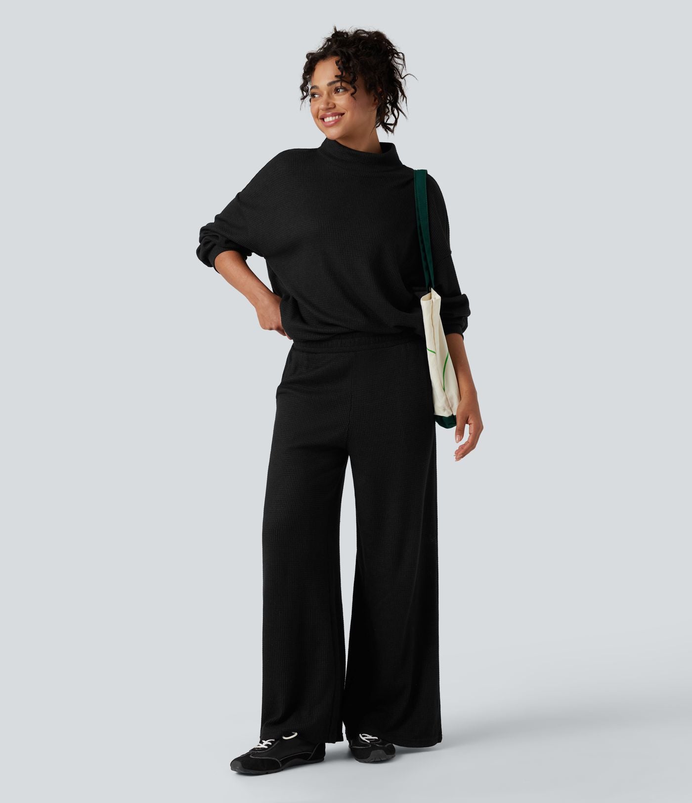 Sweat-shirt gaufré col montant manches longues coupe décontractée avec poches