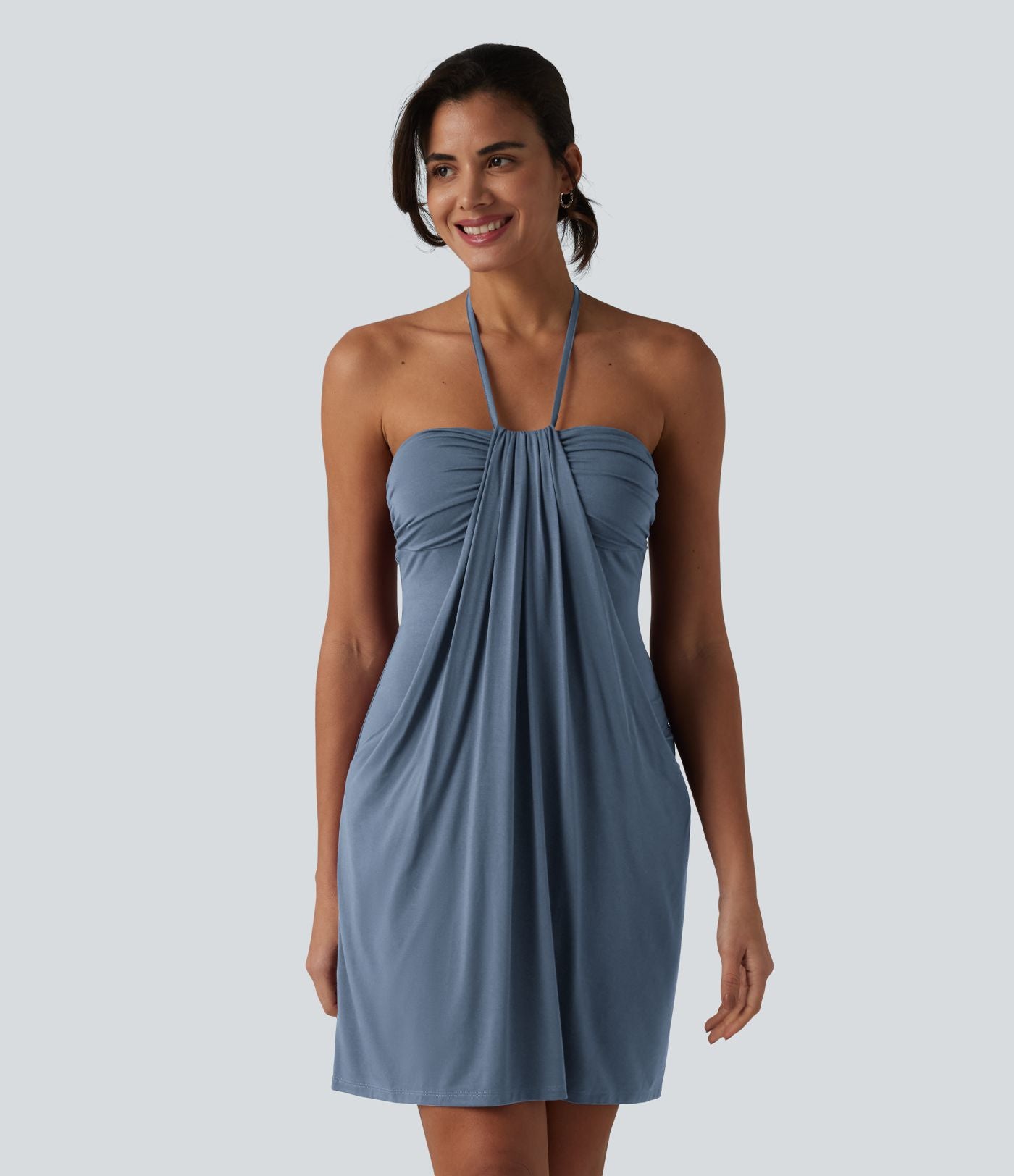 Robe resort mini dos nu à col licou avec lien noué dans le dos et poches