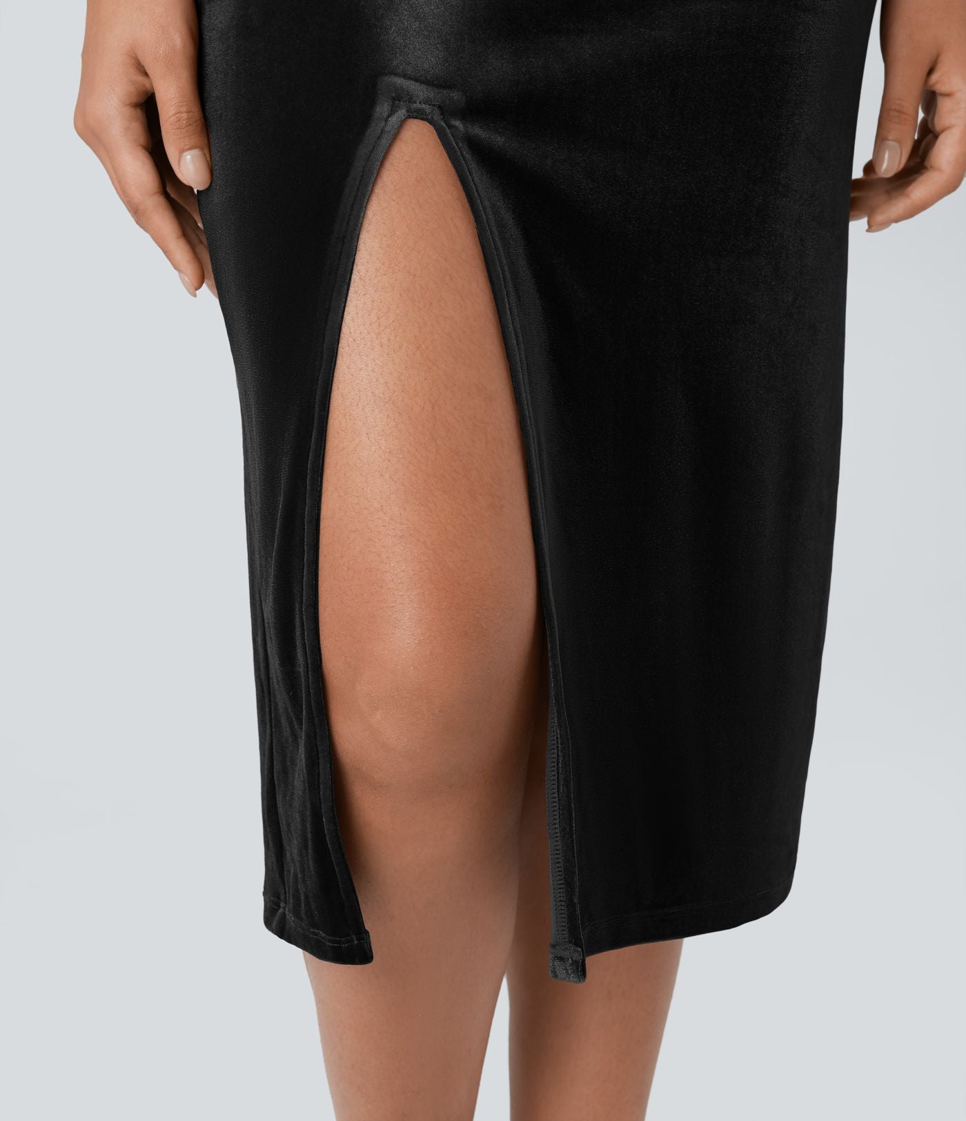 Robe mi-longue moulante velours col drapé sans manches fendue froncée