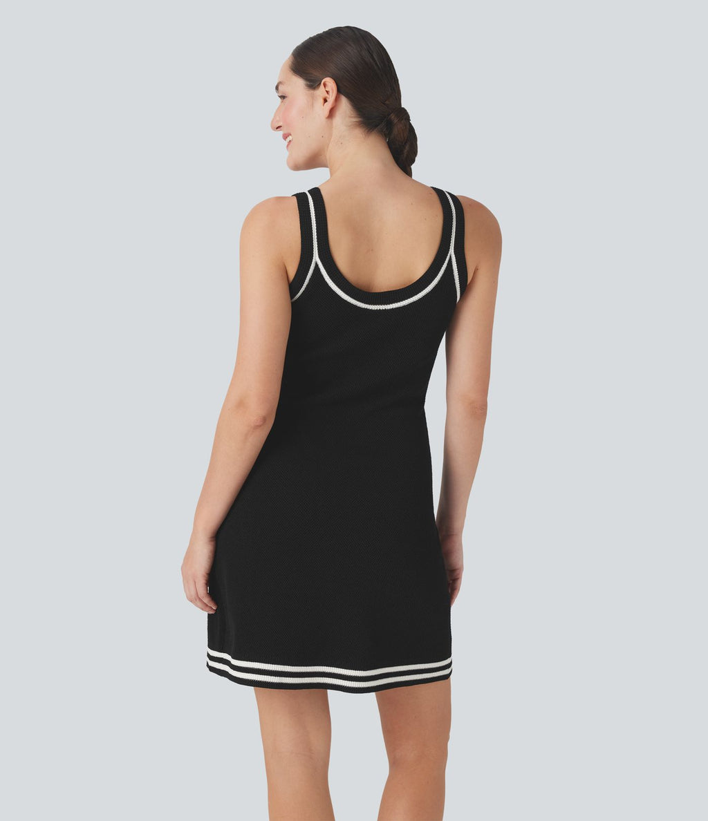 Robe mini décontractée en maille de type pull avec dos nu et color block