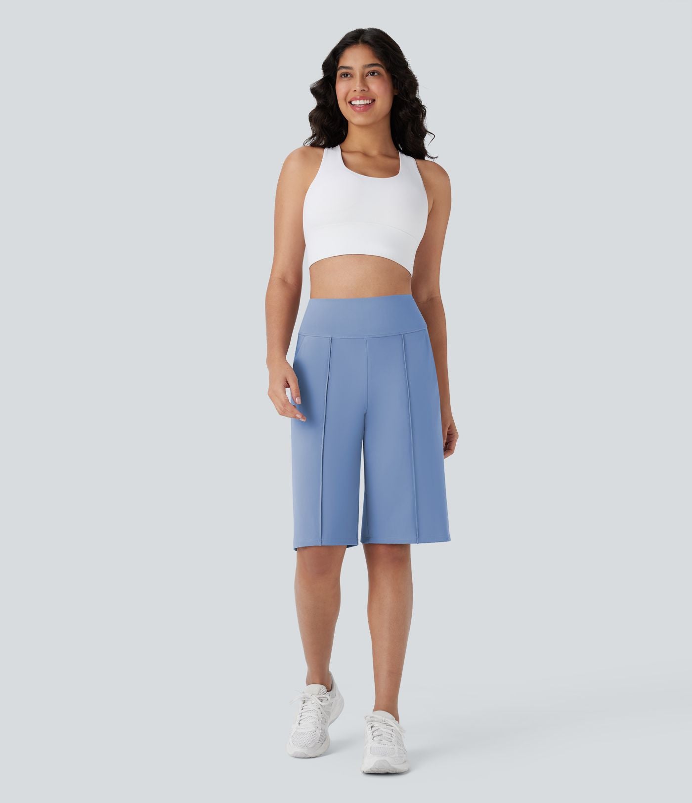 Short bermuda d'entraînement SoftlyZero™ Airy, jambe droite, taille haute avec poches latérales, à effet frais InstantCool, protection solaire UPF50+