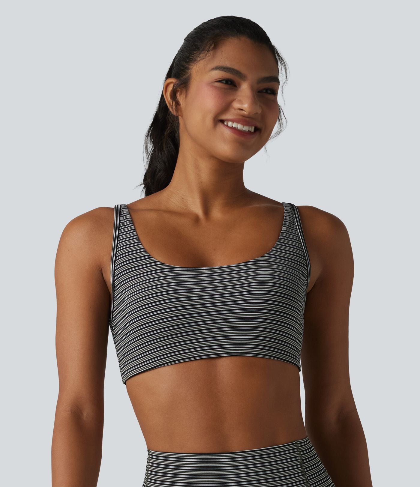 Brassière de sport Halara UltraSculpt™ à rayures jacquard, maintien léger, décolleté en U et découpe intégrée