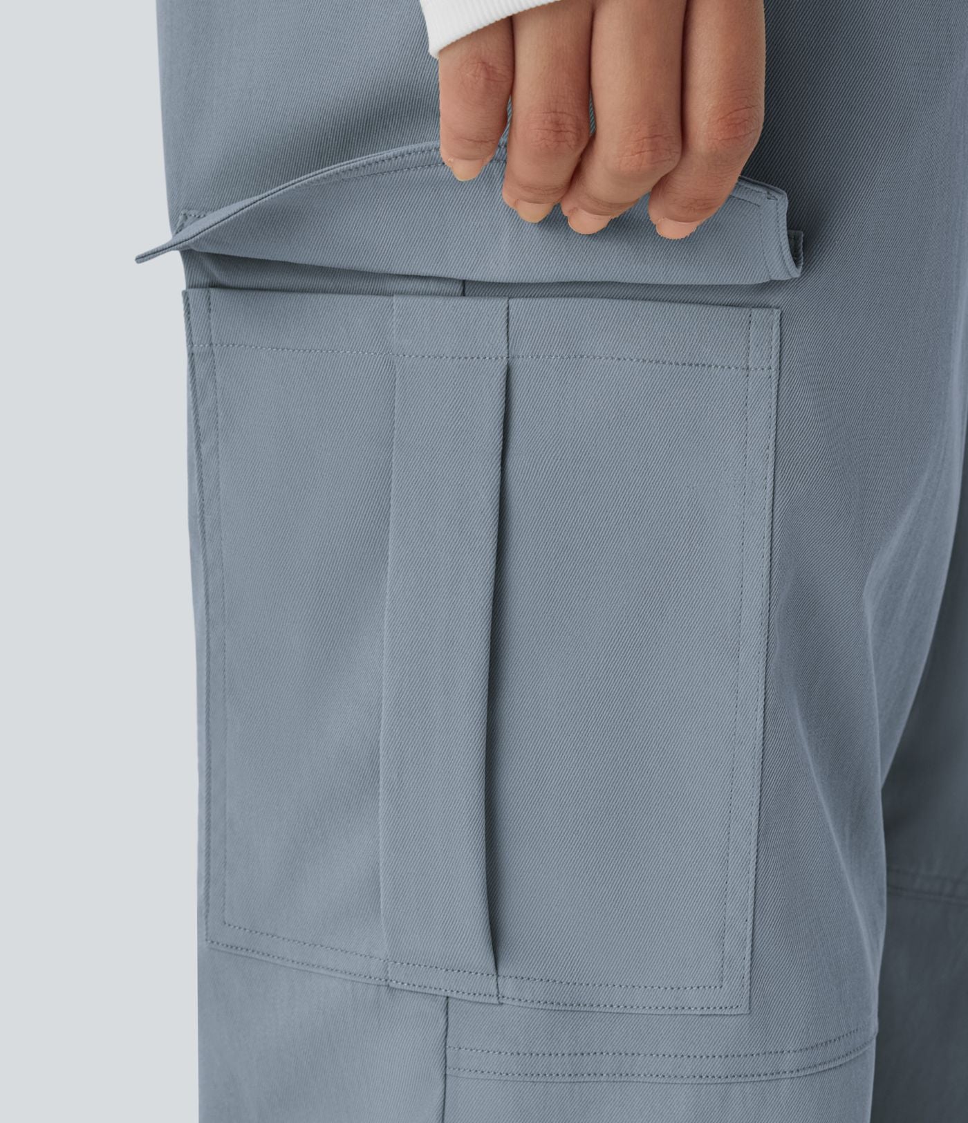 Jogging cargo décontracté taille moyenne à bouton, fermeture éclair, plis et poches multiples