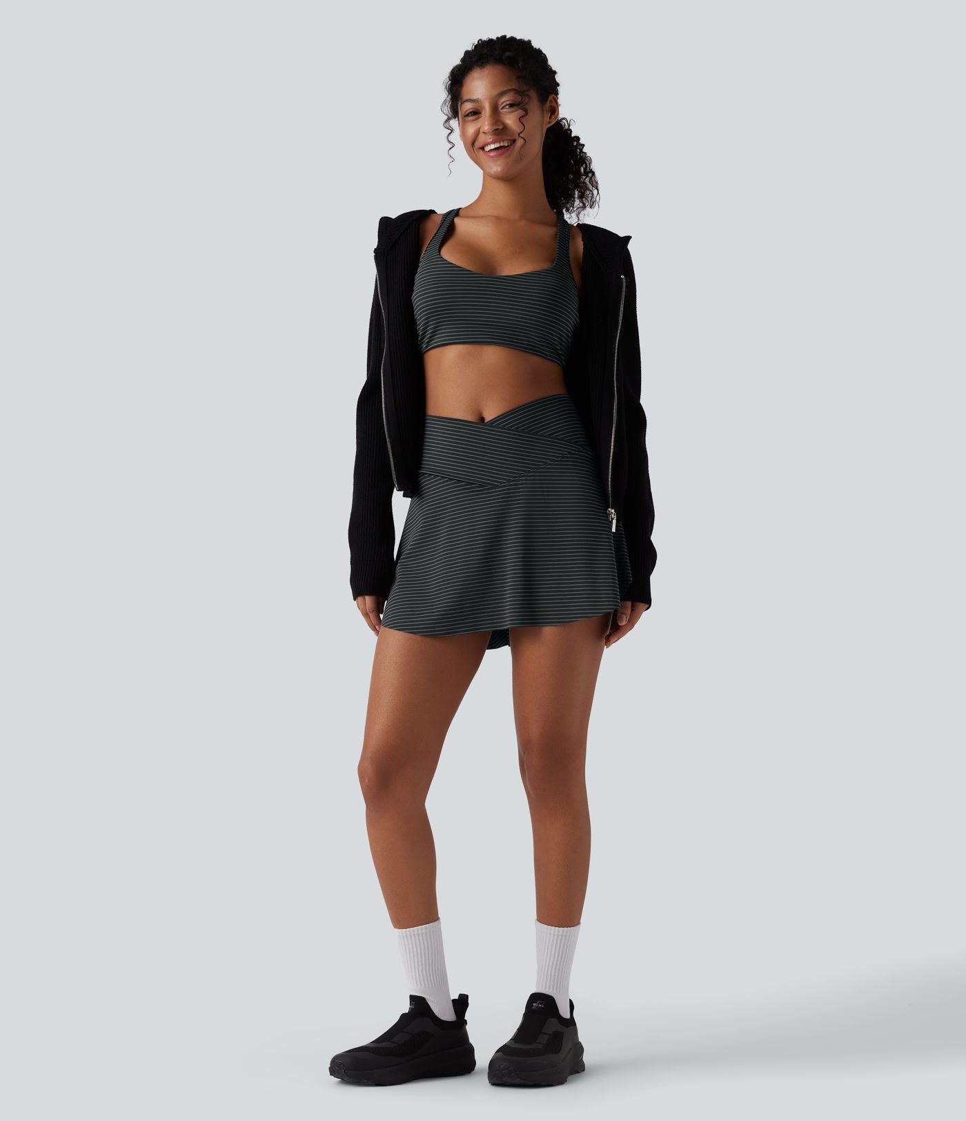 Jupe-short de tennis mini taille haute croisée à rayures avec poches